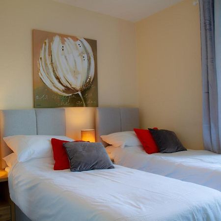 Apartamento Carvetii - Fox House - 1St Floor Flat Sleeps Up To 8 Dunfermline Exterior foto