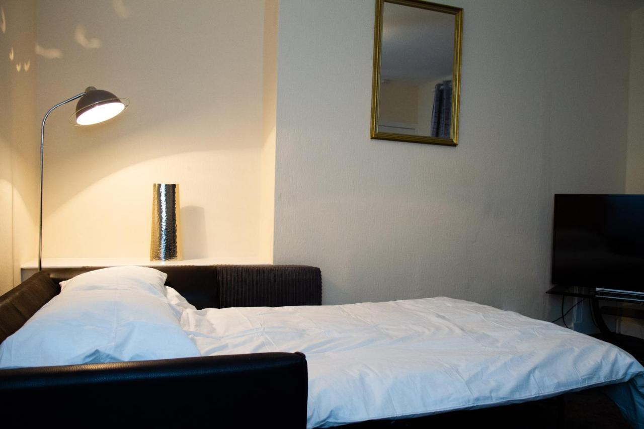 Apartamento Carvetii - Fox House - 1St Floor Flat Sleeps Up To 8 Dunfermline Exterior foto
